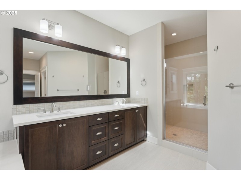 Bedroom, Owner's Suite