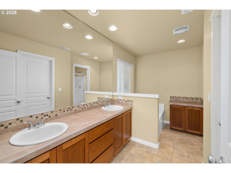 Bathroom, Attached