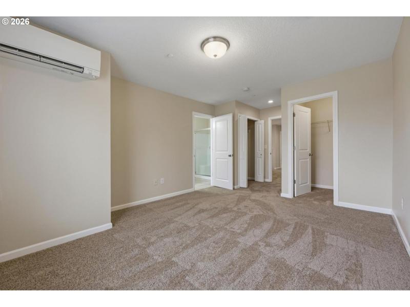 Bedroom, Primary