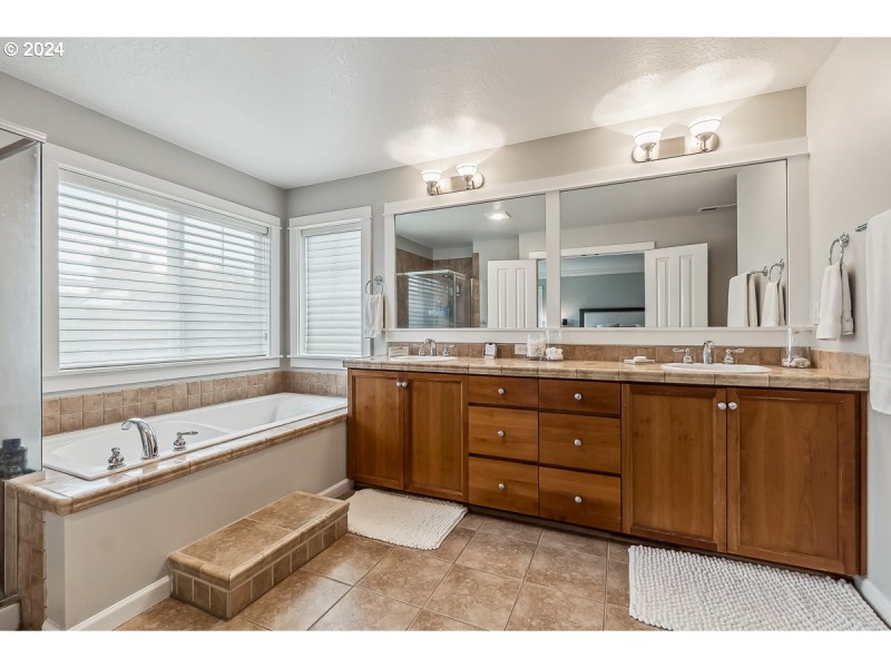 Owner's Suite Bathroom