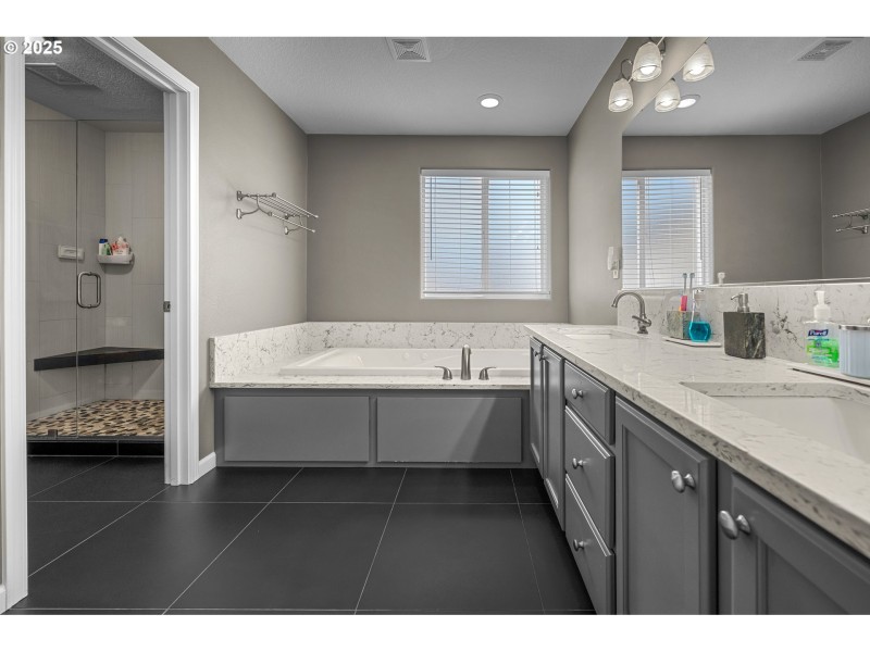 Owner's Suite Bathroom