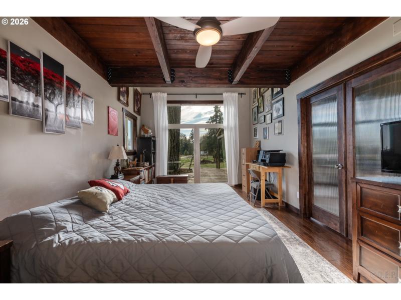 Bedroom, Primary