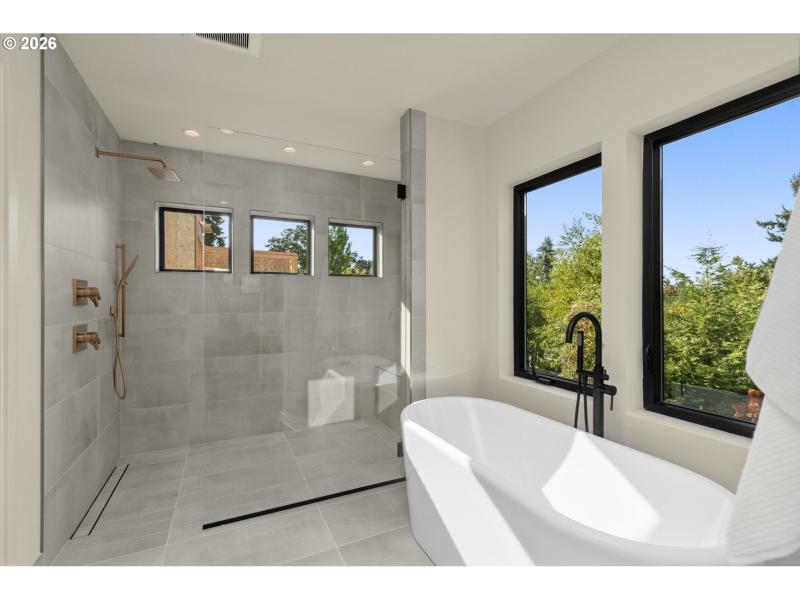 Owner's Suite Bathroom