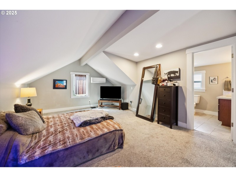 Bedroom, Owner's Suite