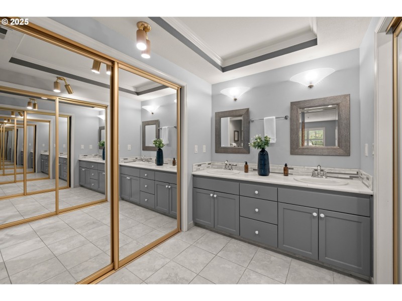 Owner's Suite Bathroom