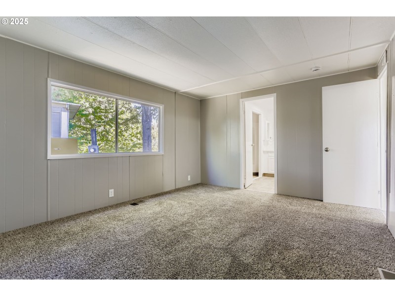 Bedroom, Owner's Suite