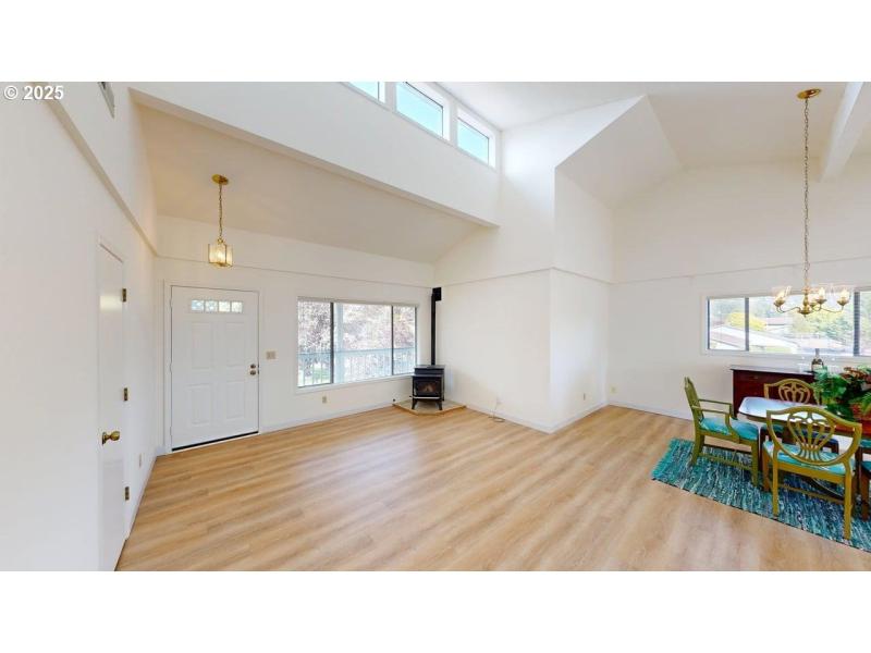 Living Room/Dining Room