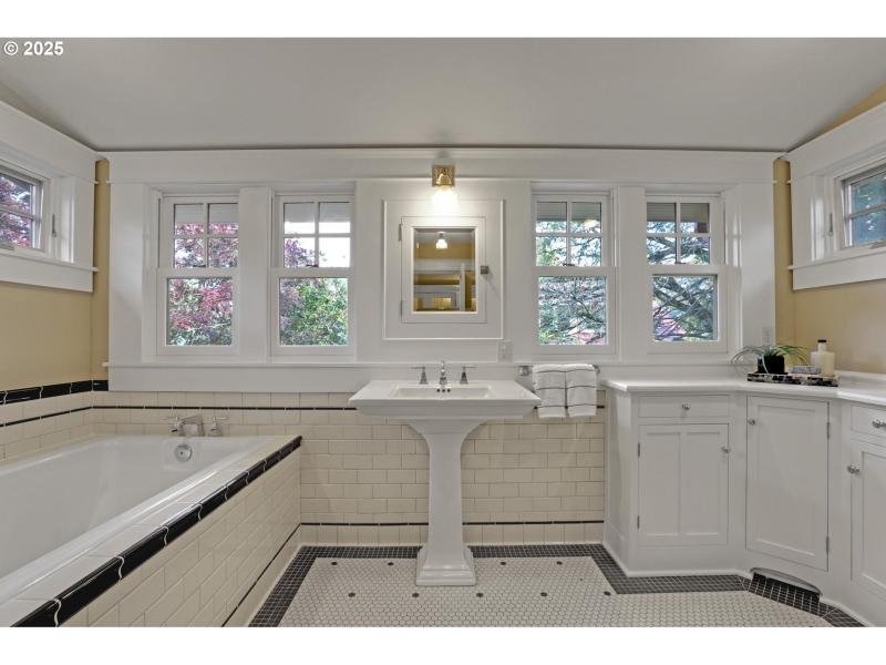 Owner's Suite Bathroom