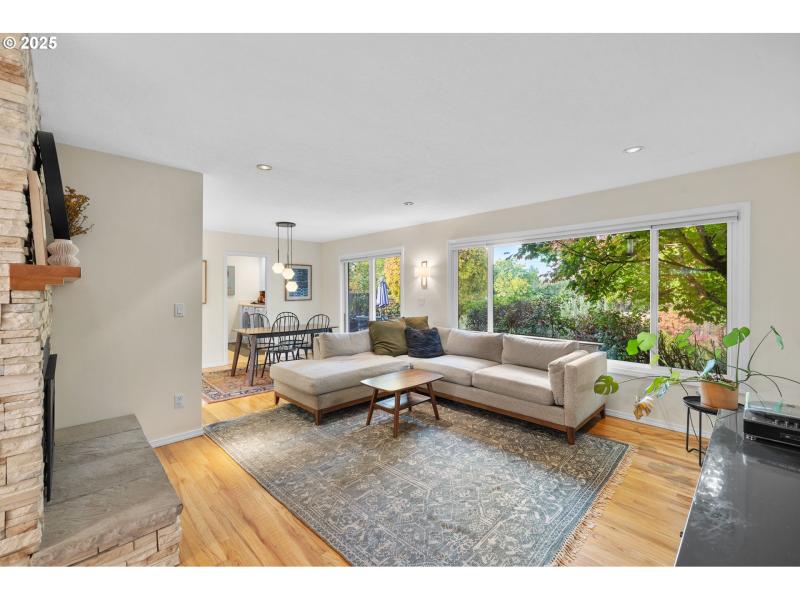 Living Room/Dining Room