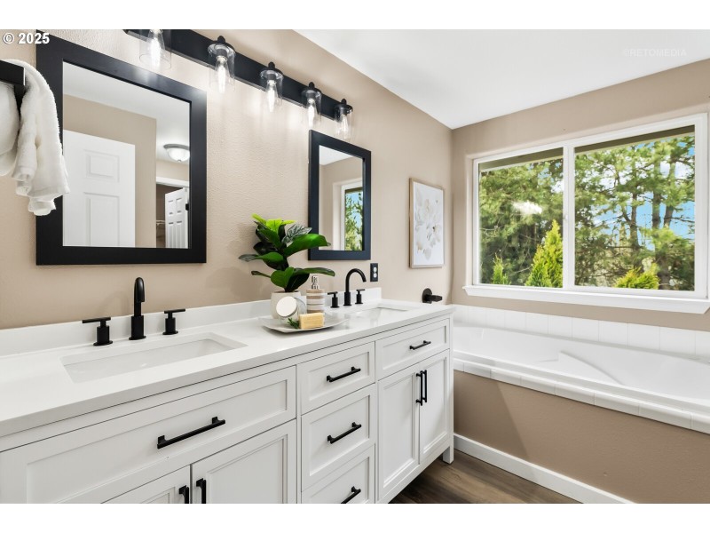 Owner's Suite Bathroom