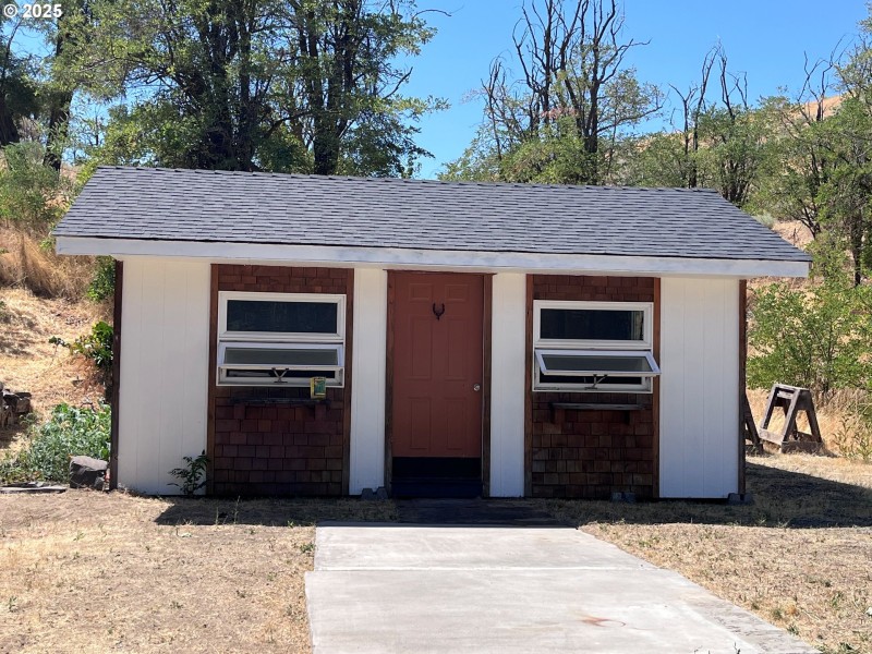 Shed