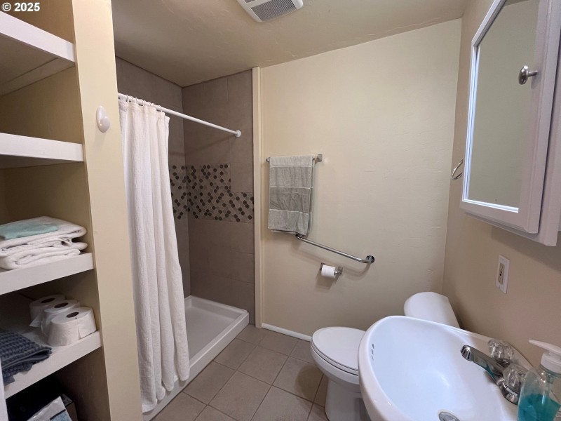 Bathroom, Attached