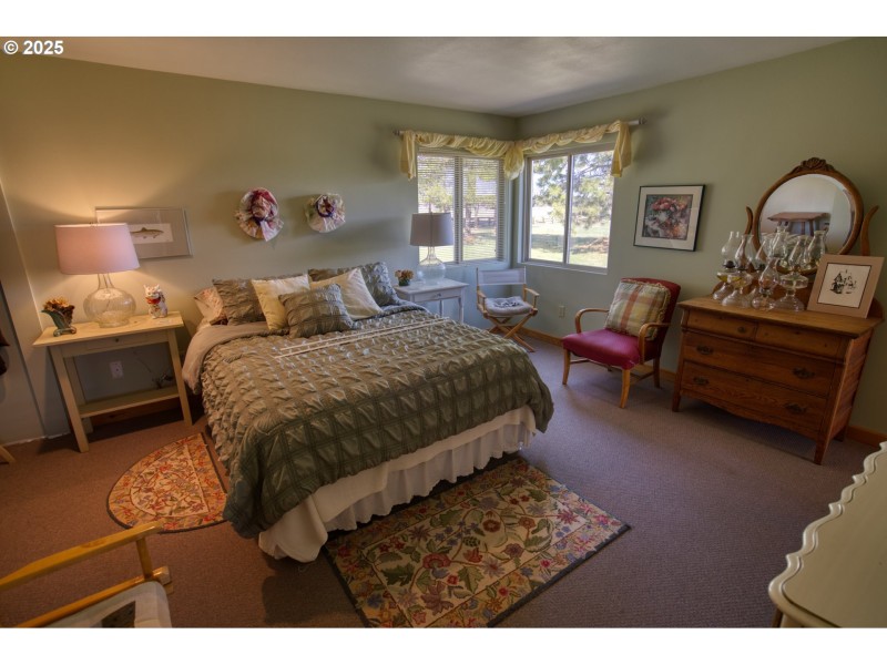 Bedroom, Primary