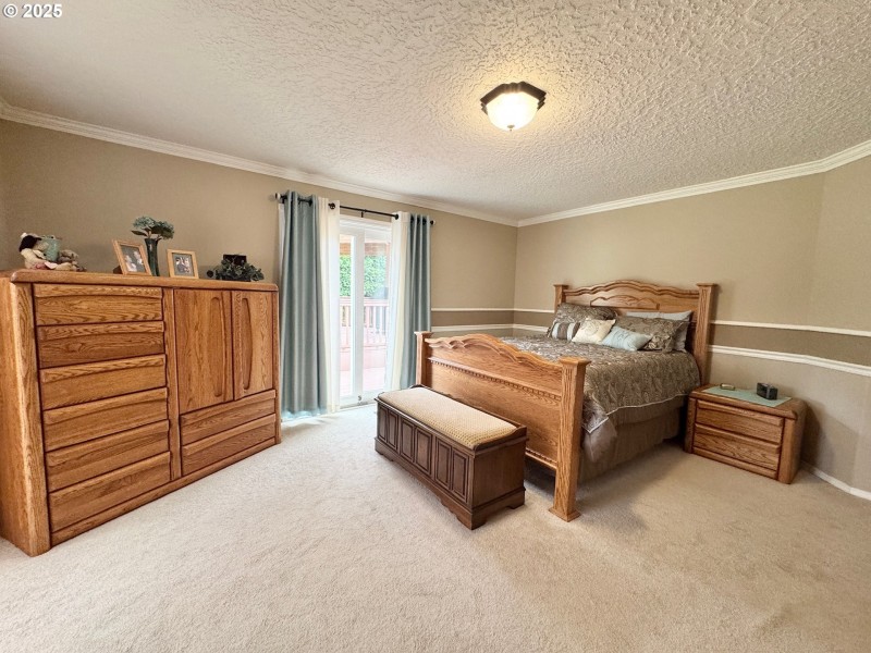 Bedroom, Primary