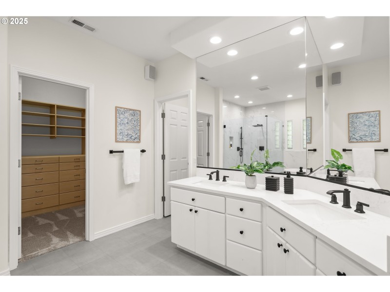 Owner's Suite Bathroom