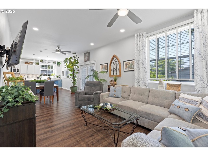 Living Room/Dining Room