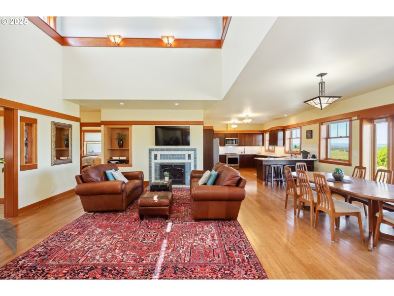 Living Room/Dining Room