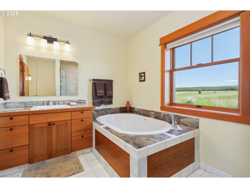 Owner's Suite Bathroom