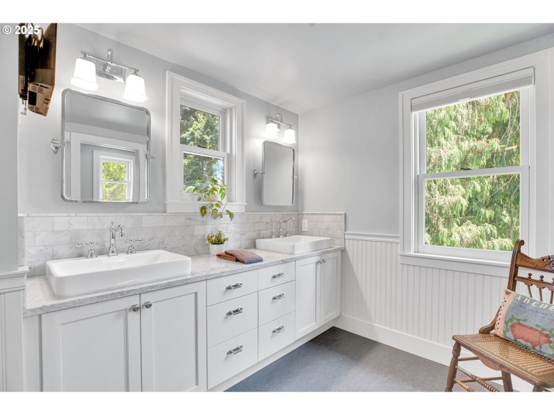 Owner's Suite Bathroom