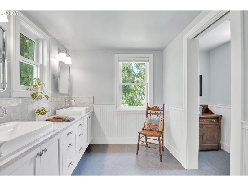 Owner's Suite Bathroom