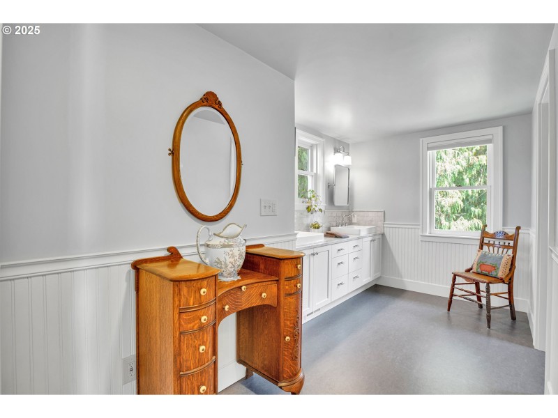 Owner's Suite Bathroom