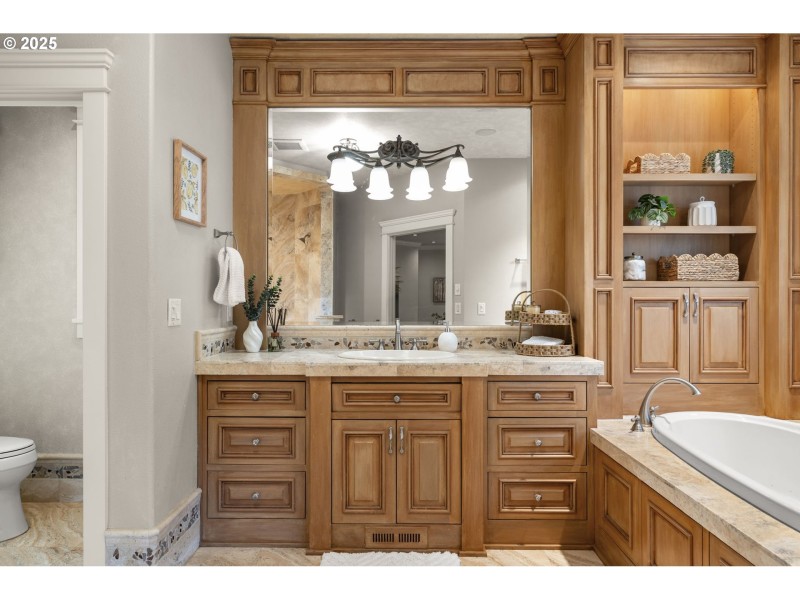 Owner's Suite Bathroom