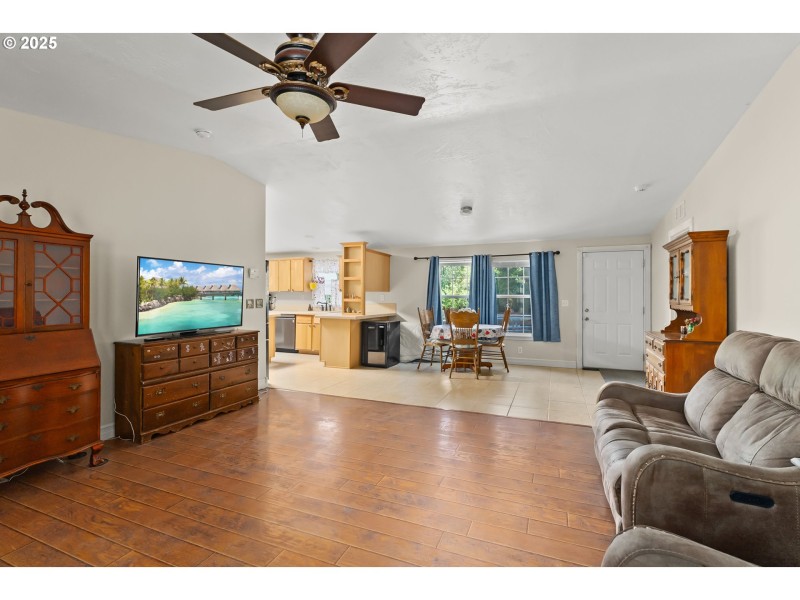 Living Room/Dining Room