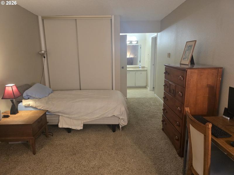 Bedroom, Primary