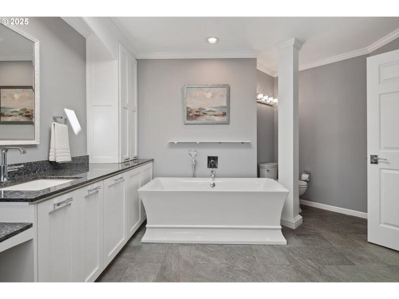 Owner's Suite Bathroom