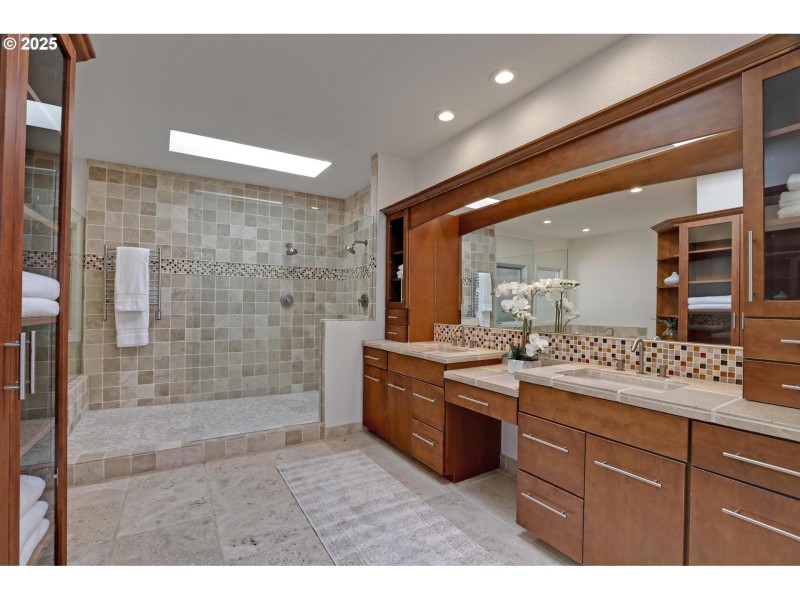 Owner's Suite Bathroom