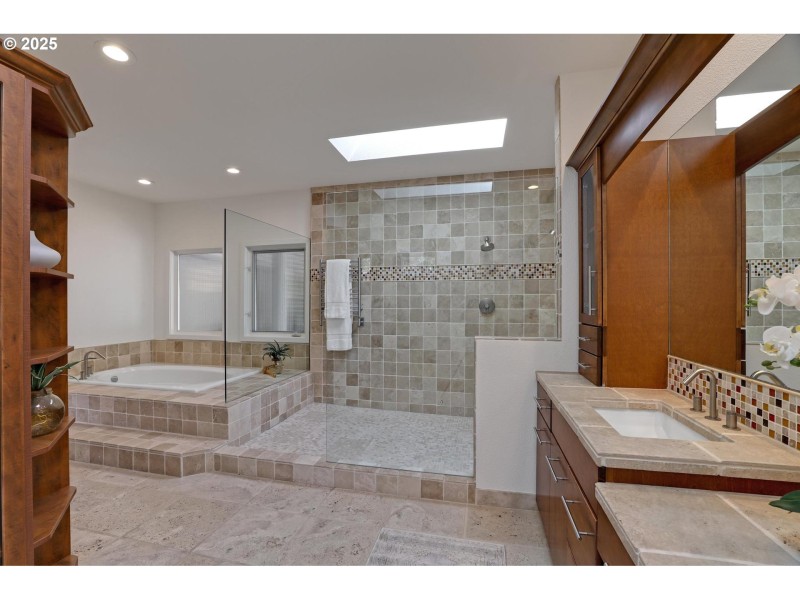 Owner's Suite Bathroom
