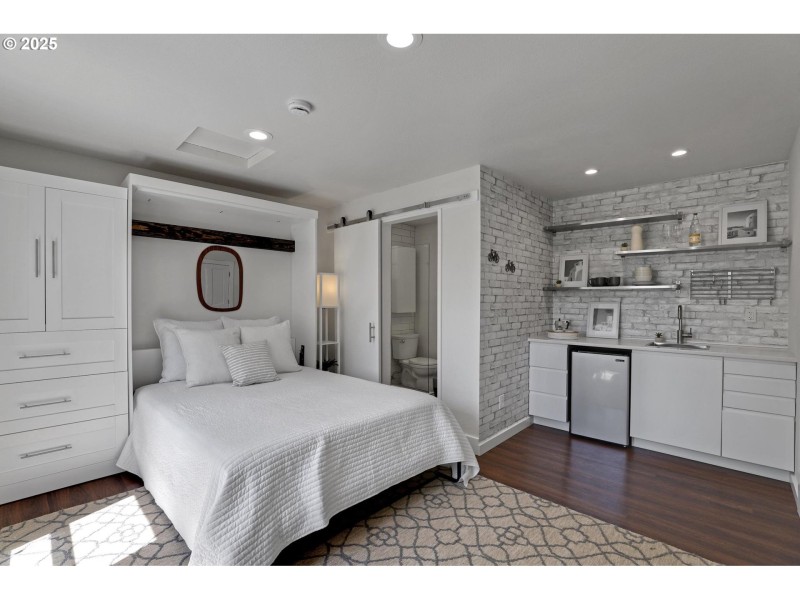 Guest Quarters