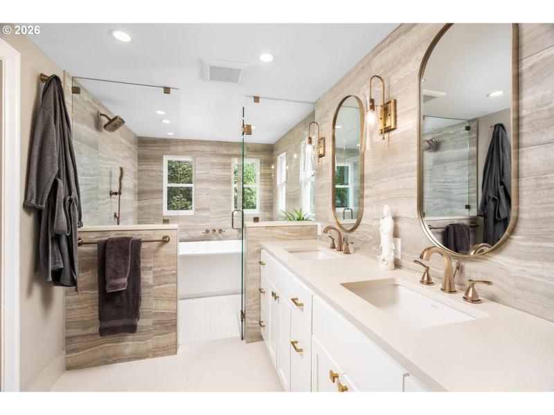 Owner's Suite Bathroom