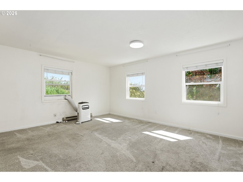 Bedroom, Primary