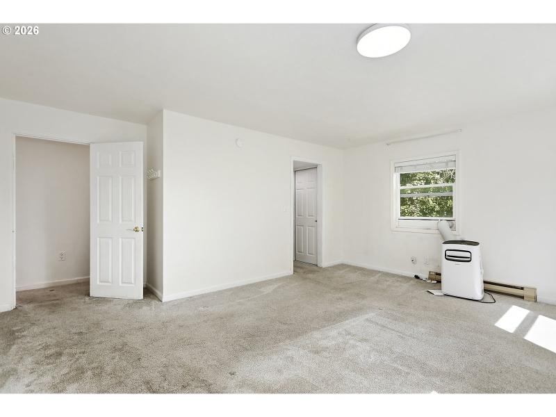 Bedroom, Primary