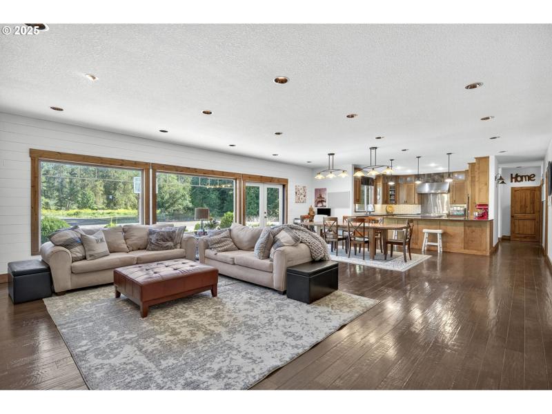 Living Room/Dining Room