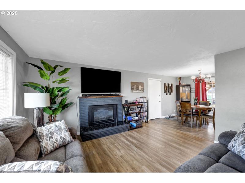 Living Room/Dining Room