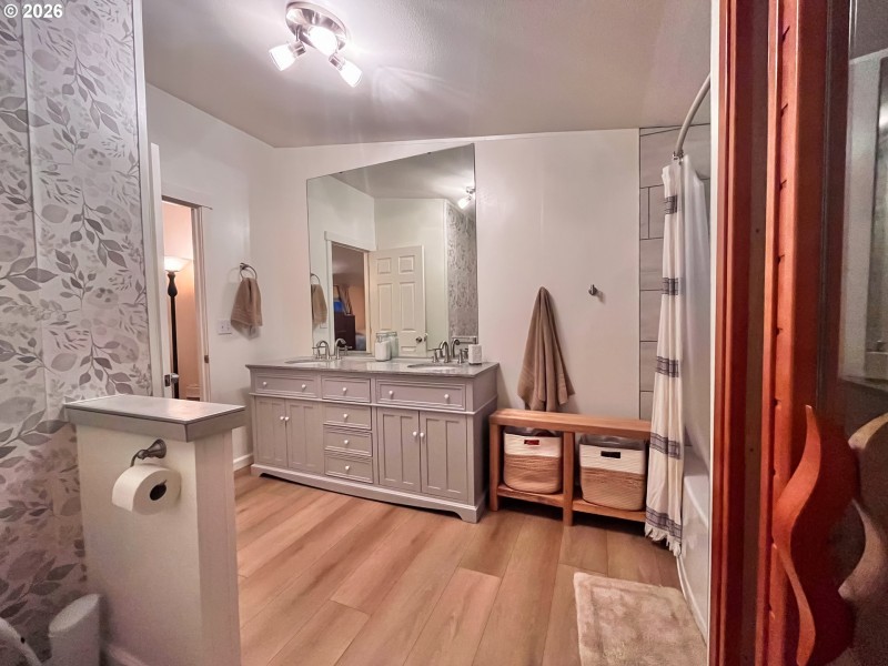 Owner's Suite Bathroom