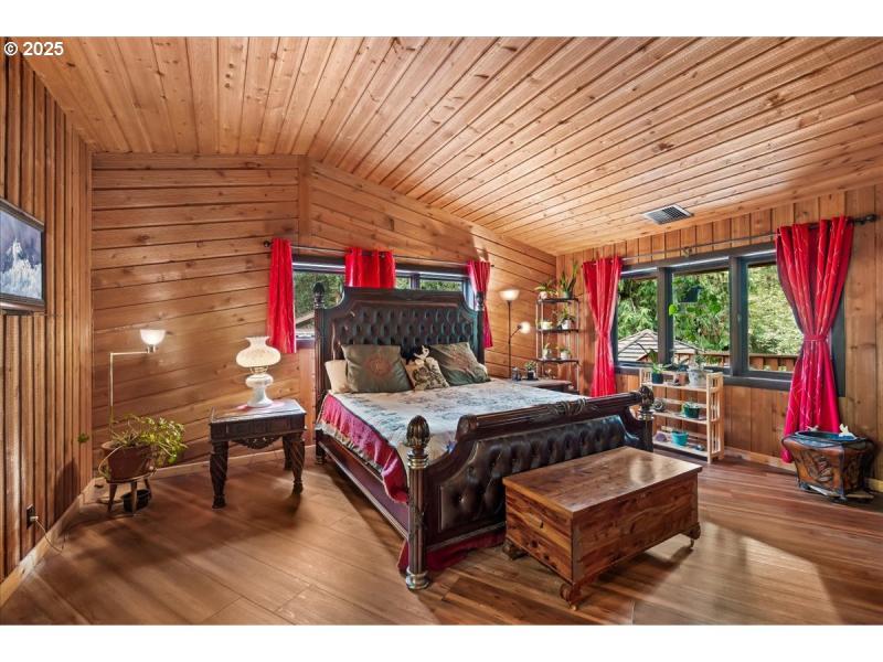 Owner's Suite Bedroom