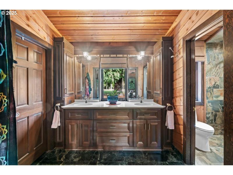 Owner's Suite Bathroom