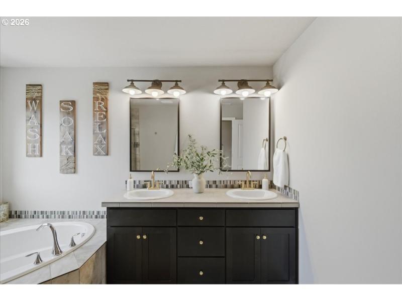 Bedroom, Owner's Suite