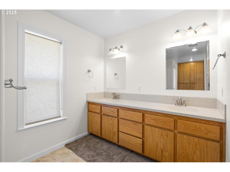 Owner's Suite Bathroom