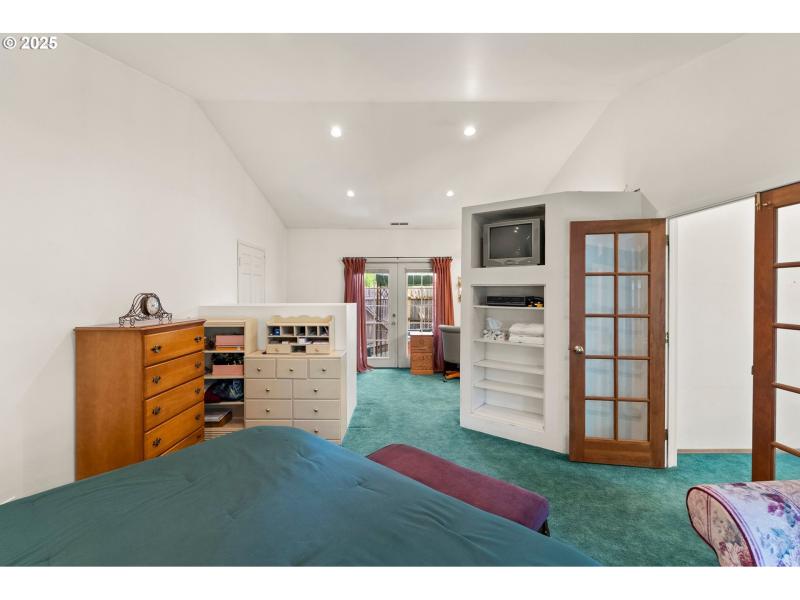 Bedroom, Owner's Suite