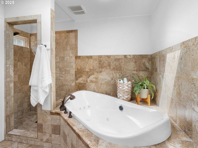 Owner's Suite Bathroom