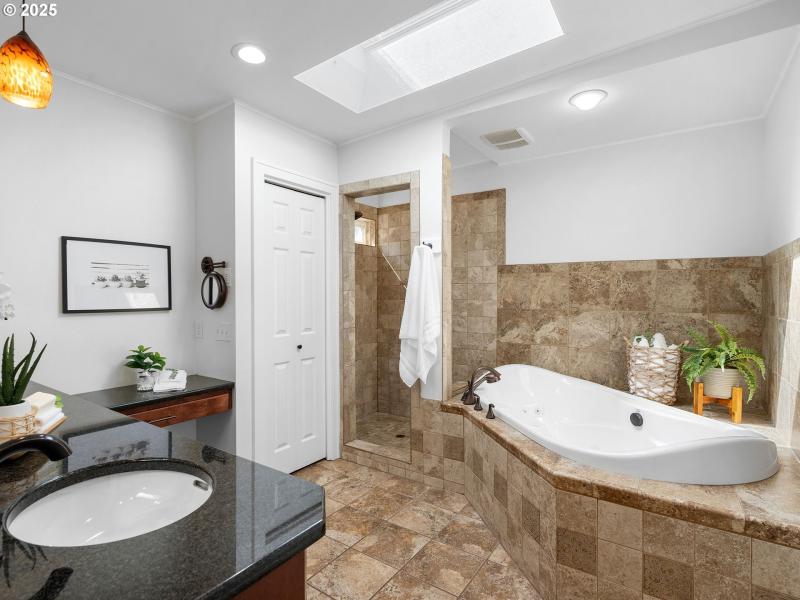Owner's Suite Bathroom