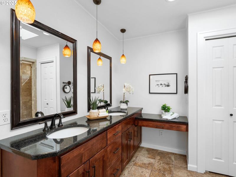 Owner's Suite Bathroom