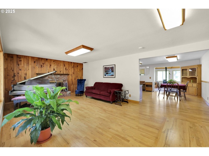 Living Room/Dining Room