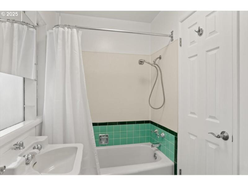 Owner's Suite Bathroom