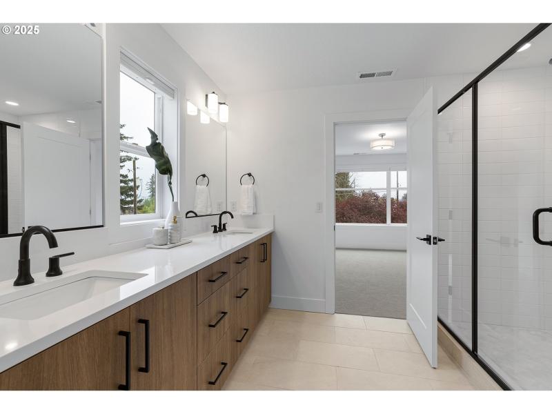 Owner's Suite Bathroom