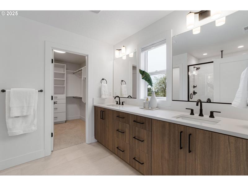 Owner's Suite Bathroom